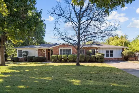 7016 Deville Dr, North Richland Hills, TX 76180