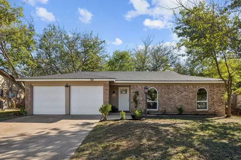 6608 Emily Dr, Watauga, TX 76148