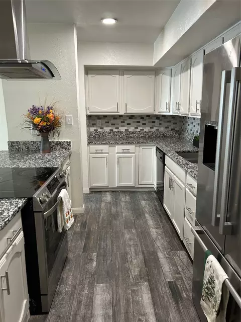 711 Netherland Pl, Arlington, TX 76017