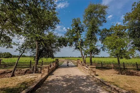 395 County Rd 2530, Meridian, TX 76665