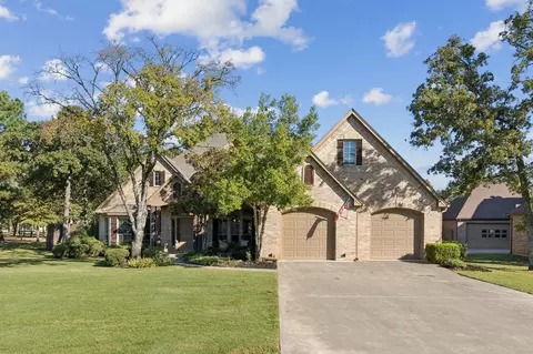 101 Woodland Dr, Krugerville, TX 76227