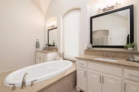 Bath - 1236 Split Rock Dr, Keller, TX 76248 photo 4 of 7