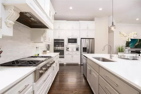 Kitchen - 1236 Split Rock Dr, Keller, TX 76248 photo 5 of 6