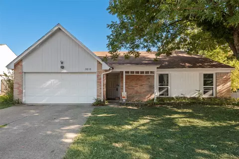 3818 Timberwood Ct, Grand Prairie, TX 75052