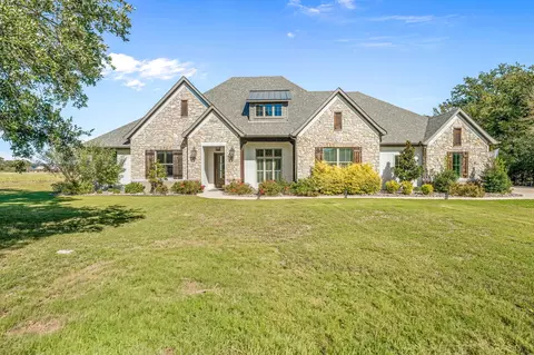 124 Heritage Springs Dr, Weatherford, TX 76087