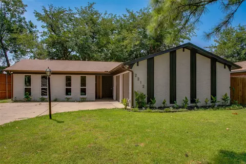 2212 Kevin Ct, Irving, TX 75060