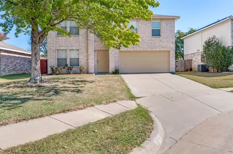 8725 Hunters Creek Ct, Fort Worth, TX 76123