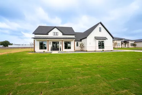 536 Helena Dr, Granbury, TX 76048