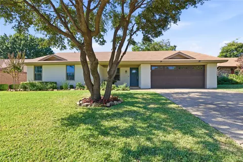 5813 Steeplewood Dr, North Richland Hills, TX 76180