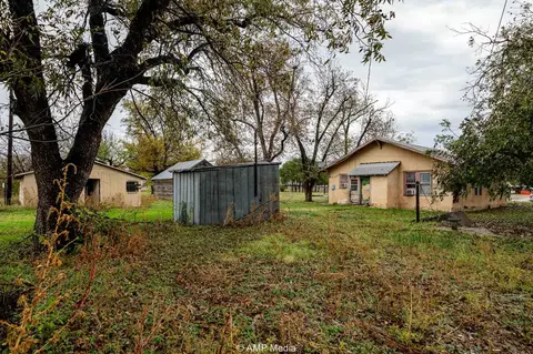 Exterior - 903 N H Ave, Haskell, TX 79521 photo 4 of 5