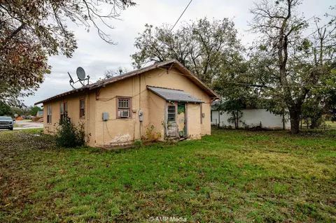 Exterior - 903 N H Ave, Haskell, TX 79521 photo 3 of 5