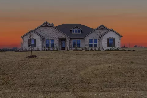 810 Valley Ridge Rd, Van Alstyne, TX 75495