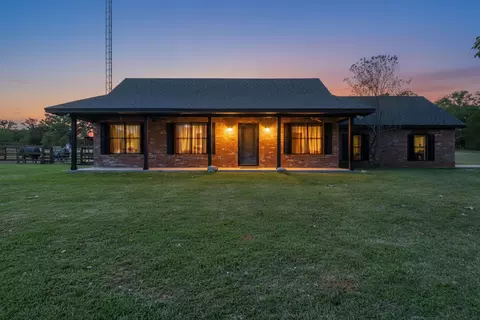 2883 Harwell Lake Rd, Weatherford, TX 76088