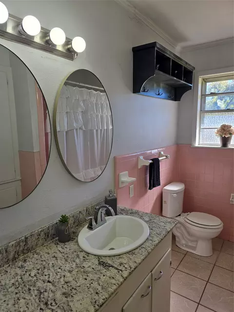 Bath - 103 N Magnolia St, Plain Dealing, LA 71064 photo 3 of 3