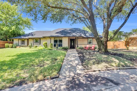 105 Buffalo Creek Cir, Waxahachie, TX 75165