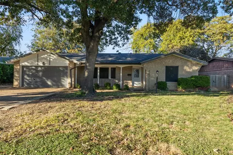 2007 E Park Row Dr, Arlington, TX 76010