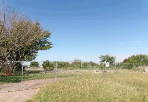 6909 Meadow Creek Rd, North Richland Hills, TX 76182