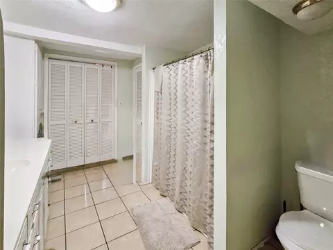 Bath - 502 Griffith Ave, Terrell, TX 75160 photo 4 of 4
