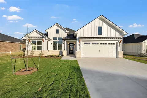 912 Gallant Fox Rd, Hewitt, TX 76643