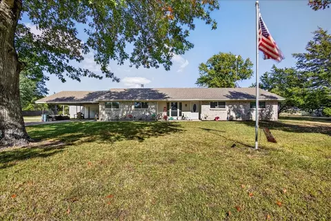 6076 Highland Dr, Oak Grove, TX 75142