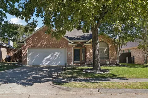 817 Pinnacle Cir, Lewisville, TX 75077