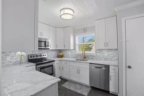 5805 Birchbrook Dr #201, Dallas, TX 75206