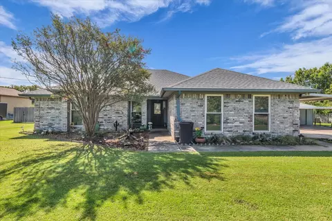 107 Fort Graham Cir, Waco, TX 76705