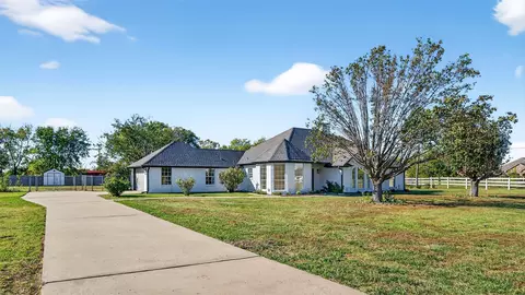 29 Belmont Ln, Van Alstyne, TX 75495