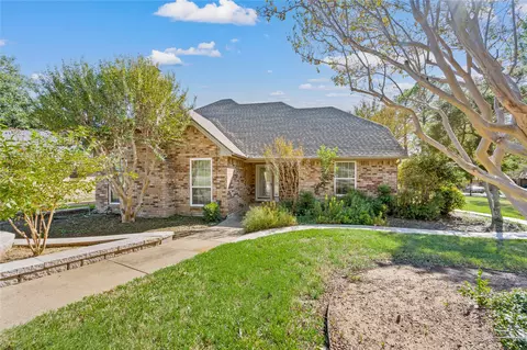 4614 Wooded Acres Dr, Arlington, TX 76016