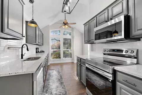 Kitchen - 2601 Daisy Ln, Rowlett, TX 75089 photo 3 of 3