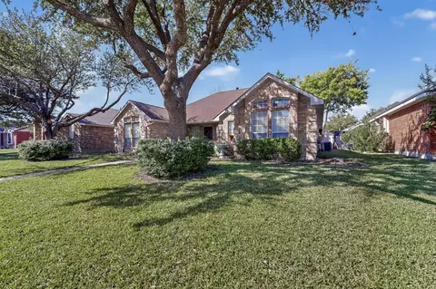 2601 Daisy Ln, Rowlett, TX 75089