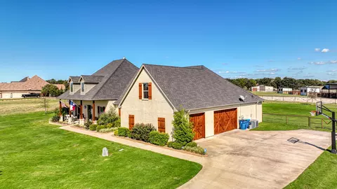 127 Trace Dr, Weatherford, TX 76087