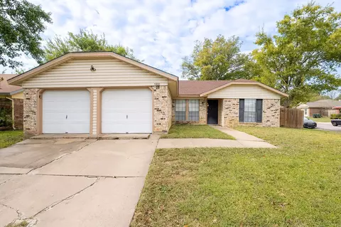 5300 Virburnum Ct, Arlington, TX 76018