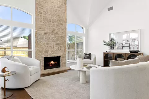 869 Pinnacle Cir, Lewisville, TX 75077