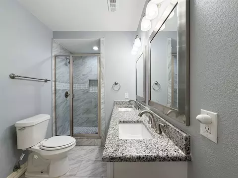 Bath - 211 Second St, Denton, TX 76201 photo 1 of 4