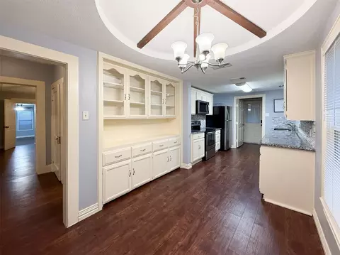 Entry Way - 211 Second St, Denton, TX 76201 photo 1 of 1