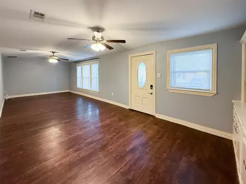 Living - 211 Second St, Denton, TX 76201 photo 1 of 4