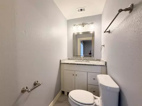 Bath - 211 Second St, Denton, TX 76201 photo 2 of 4