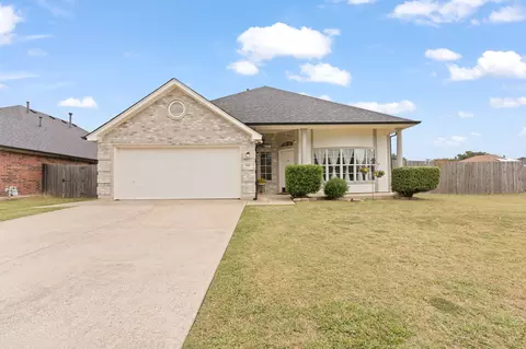 612 Rand Dr, Burleson, TX 76028