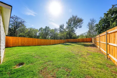 103 S 105 S Barron, Covington, TX 76636 photo 16