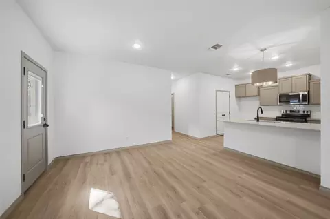 103 S 105 S Barron, Covington, TX 76636 photo 7