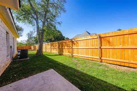 103 S 105 S Barron, Covington, TX 76636 photo 15