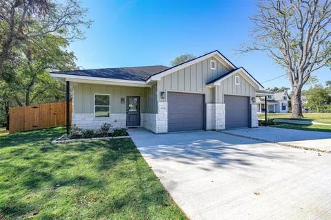 103 S 105 S Barron, Covington, TX 76636 photo 2