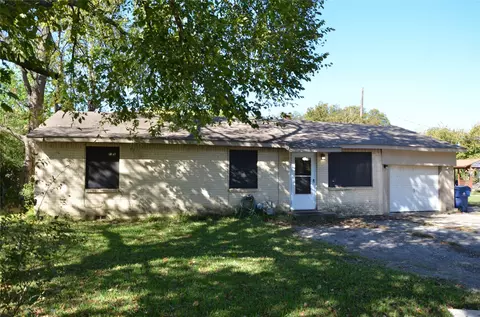 614 Franklin Ave, Pottsboro, TX 75076