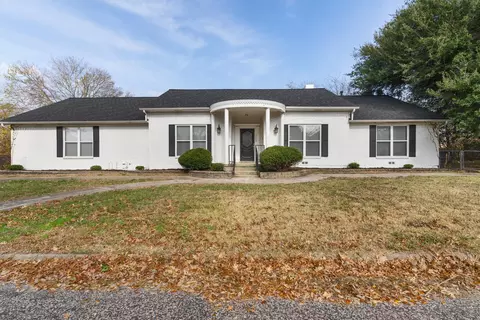 408 Gaddy St, Farmersville, TX 75442
