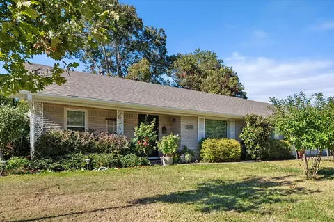 5608 Winifred Dr, Fort Worth, TX 76133