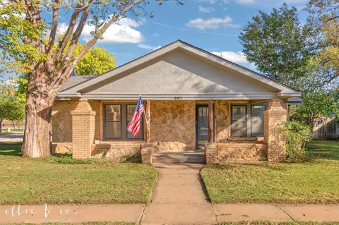601 Oak St, Merkel, TX 79536