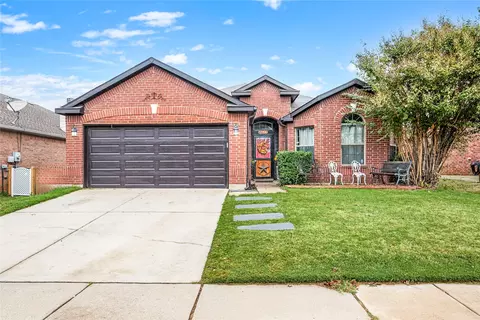 8613 King Ranch Dr, Cross Roads, TX 76227