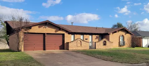 7813 Pebbleford Rd, Fort Worth, TX 76134
