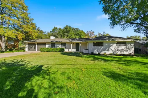 208 W Park Ave, Weatherford, TX 76086